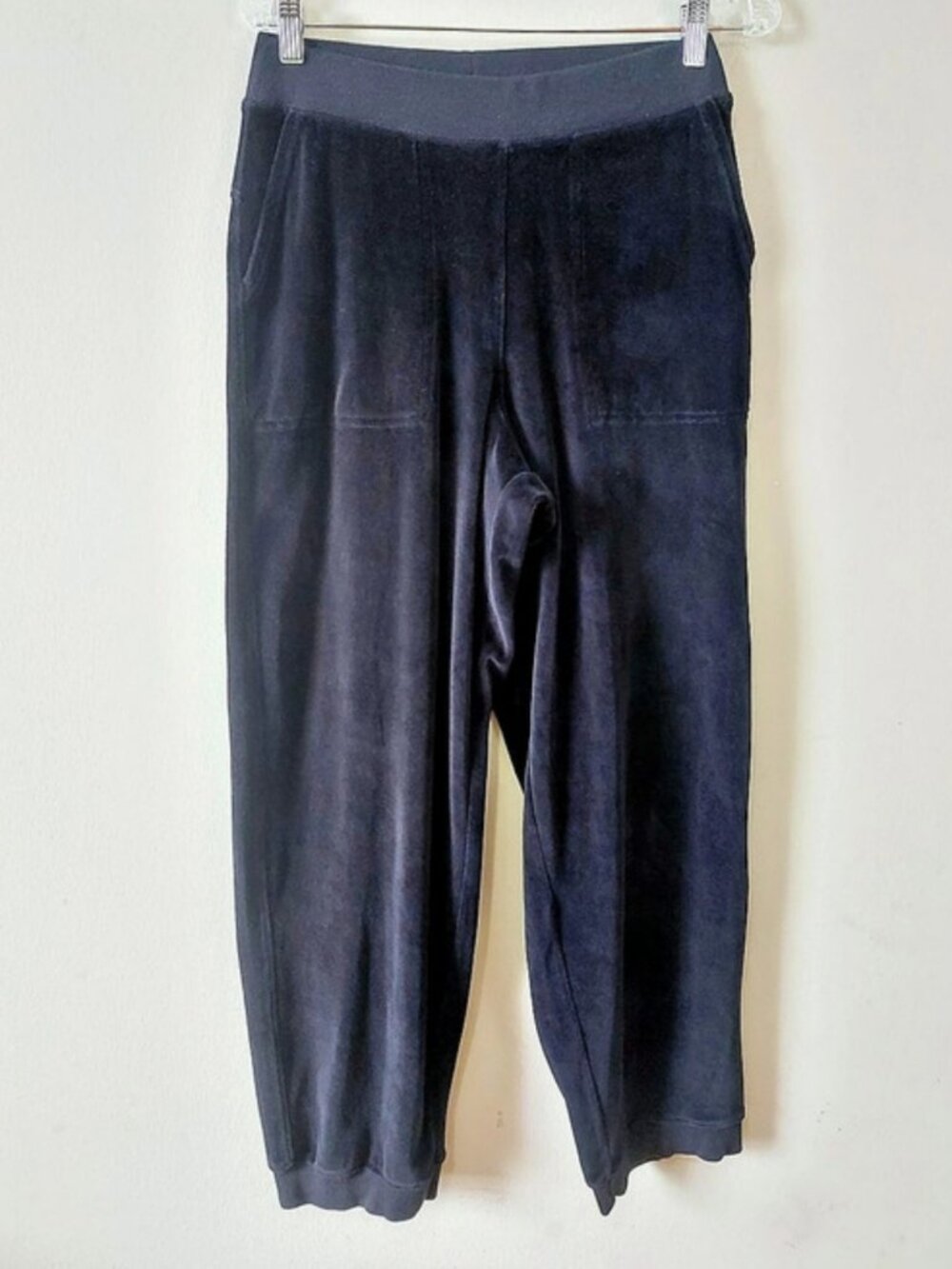 Pact Black Women Organic Cotton Velour Sweatpant Medium Elastic Waistband Jogger
